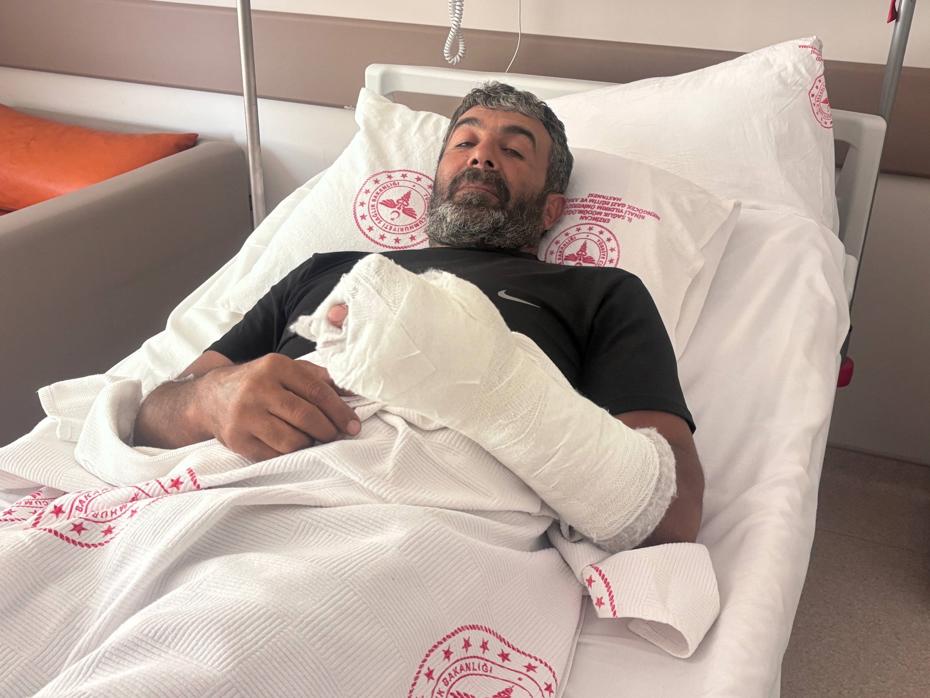 Kürekle Ayı Saldırısından Kurtulan Çiftçi Yaşadıklarını Anlattı