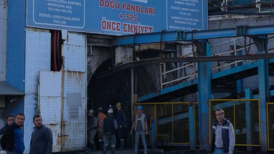 Soma'da Maden Ocağında Meydana Gelen Göçükte 5 İşçi Hayatını Kaybetti