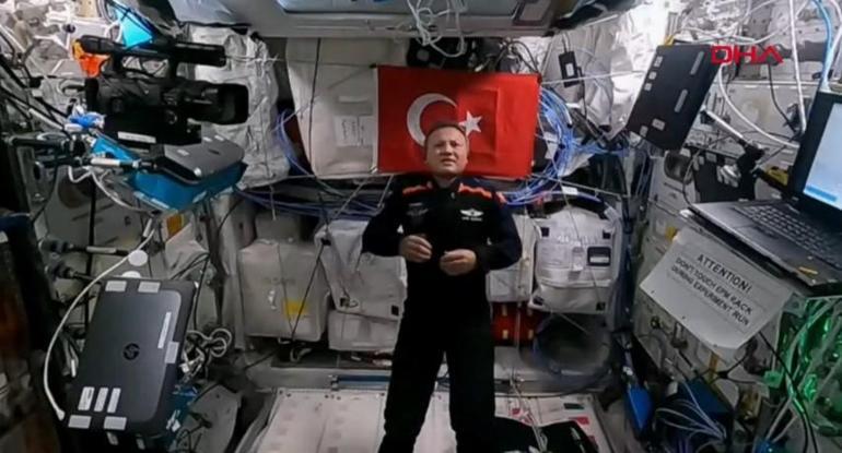 Bakan Kacır, Gezeravcı ile görüştü... Türkiye'nin ilk astronotu deneyimlerini anlattı