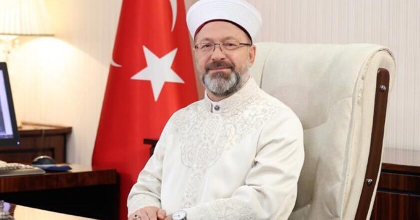 Ali Erbaş: Gerçek dini bilgilerin yer aldığı “yapay zekalı chatbotlar” geliştirilmeli – Son Dakika Türkiye Haberleri