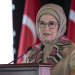 Emine Erdoğan, Refik Anadol yapay zeka platformunda paylaşım yapıyor