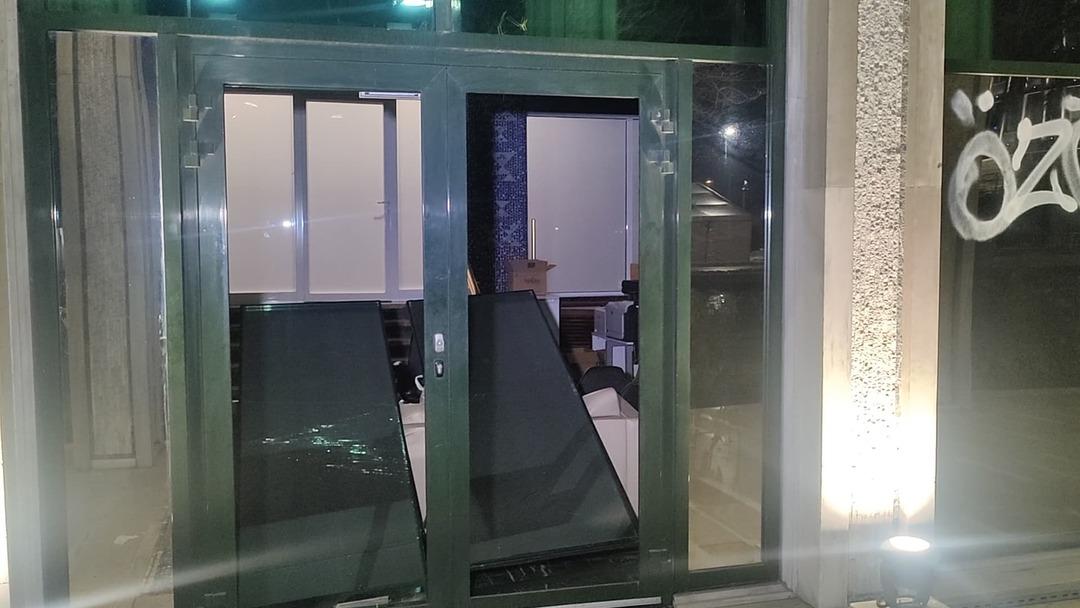 İstanbul --- Sarachanedeki-Protestocula_622937_184416