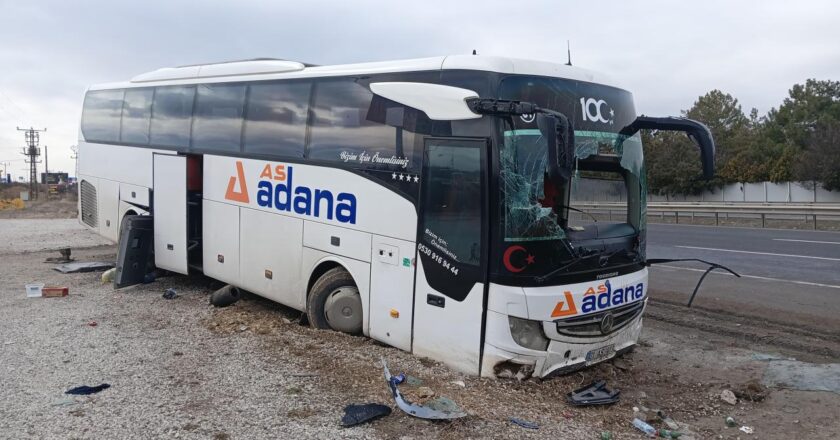 Yolcu otobüsü Ankara’daki bariyere çarptı: 16 yaralı