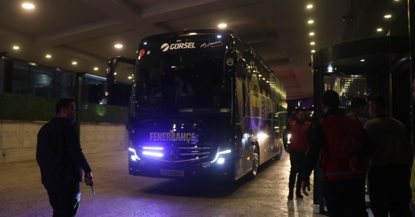 Fenerbahçe yönetimine Gaziantep’te protesto – Son Dakika Futbol Haberi