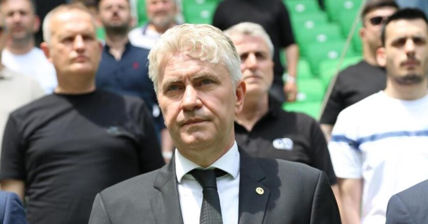 Sakaryaspor’da yeni başkan Muhammet Kıratlı oldu