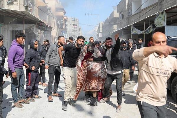 İsrail, yine insani yardım almak için bekleyen Filistinlileri vurdu: 16 ölü, 90 yaralı