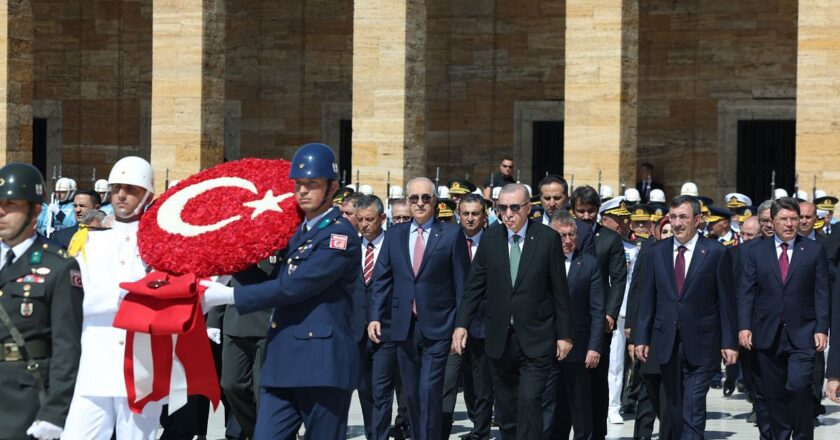 30 Ağustos Zafer Bayramı kutlamaları: Erdoğan için sloganlar atıldı, CHP tepki gösterdi