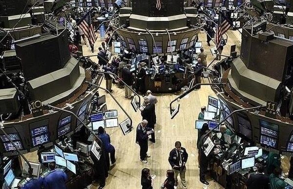 New York borsası karışık seyirle açıldı
