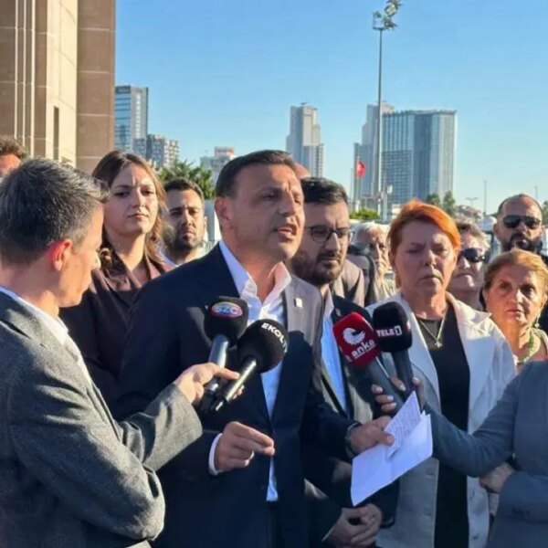 CHP İstanbul İl Başkanı Özgür Çelik’ten Bayrampaşa Belediyesi açıklaması: ‘Ölümle tehdit edildiler’ – Son Dakika Siyaset Haberleri