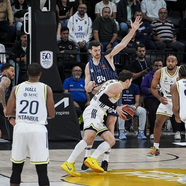 Son Dakika Spor Haberi | EuroLeague’deki Türk derbisinde Fenerbahçe, Anadolu Efesi mağlup etti