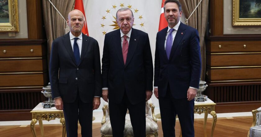 Cumhurbaşkanı Erdoğan, İtalya Milli Hidrokarbon Ajansı Başkanı’nı kabul etti