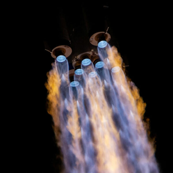 Çin’in Acil Misyonu: Uzun Yürüyüş-2F Roketi Uzaya Gönderildi